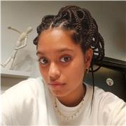 Profesora de inglés a diferentes niveles